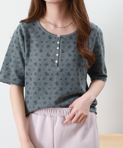 JEMORGAN(ジェーイーモーガン)の「JEMORGAN ワッフル花柄ピグメント加工H/Sヘンリー(パック) 半袖(Tシャツ/カットソー・レディース・グリーン/イエロー/ブルー/グレー・F)」の15枚目の写真