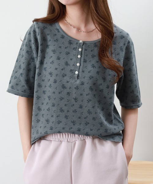 JEMORGAN(ジェーイーモーガン)の「JEMORGAN ワッフル花柄ピグメント加工H/Sヘンリー(パック) 半袖(Tシャツ/カットソー・レディース・グリーン/イエロー/ブルー/グレー・F)」の16枚目の写真