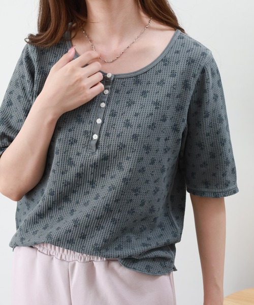 JEMORGAN(ジェーイーモーガン)の「JEMORGAN ワッフル花柄ピグメント加工H/Sヘンリー(パック) 半袖(Tシャツ/カットソー・レディース・グリーン/イエロー/ブルー/グレー・F)」の18枚目の写真