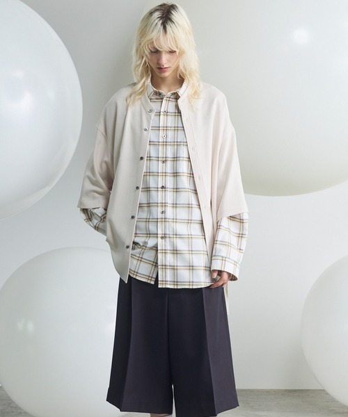 MAISON SPECIAL（メゾンスペシャル）の「《UNISEX》Dryamundsen KIMONO V-collar Prime-Over Side Gathers Short Sleeve Shirt/ドライアムンゼンキモノVカラープライムオーバーサイドギャザーショートスリーブシャツ【MAISON SPECIAL/メゾンスペシャル】■セットアップ対応■（シャツ/ブラウス・メンズ・チャコールグレー/ブラック/アイボリー・2/1/0）」の8枚目の写真
