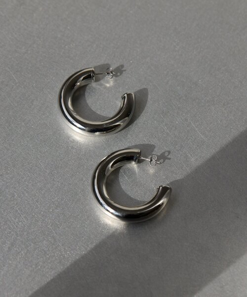 ear PAPILLONNER（イアパピヨネ）の「《金属アレルギー対応/ステンレス》40mmビッグフープピアス（ピアス（両耳用）・レディース・シルバー/ゴールド・FREE）」の3枚目の写真