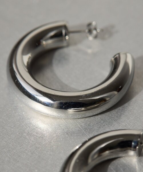 ear PAPILLONNER（イアパピヨネ）の「《金属アレルギー対応/ステンレス》40mmビッグフープピアス（ピアス（両耳用）・レディース・シルバー/ゴールド・FREE）」の4枚目の写真