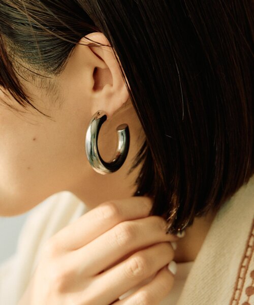 ear PAPILLONNER（イアパピヨネ）の「《金属アレルギー対応/ステンレス》40mmビッグフープピアス（ピアス（両耳用）・レディース・シルバー/ゴールド・FREE）」の7枚目の写真