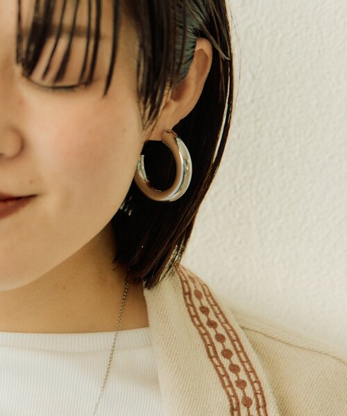 ear PAPILLONNER（イアパピヨネ）の「《金属アレルギー対応/ステンレス》40mmビッグフープピアス（ピアス（両耳用）・レディース・シルバー/ゴールド・FREE）」の8枚目の写真