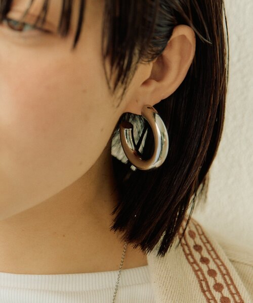 ear PAPILLONNER（イアパピヨネ）の「《金属アレルギー対応/ステンレス》40mmビッグフープピアス（ピアス（両耳用）・レディース・シルバー/ゴールド・FREE）」の9枚目の写真