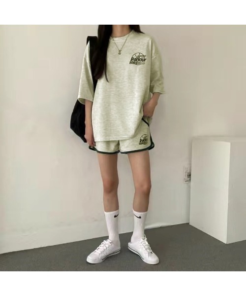 CHEER(チアー)の「スポーティープリントTシャツ×ショートパンツSET(セットアップ・レディース・グレー/ブラック/ライトグレー・M)」の13枚目の写真