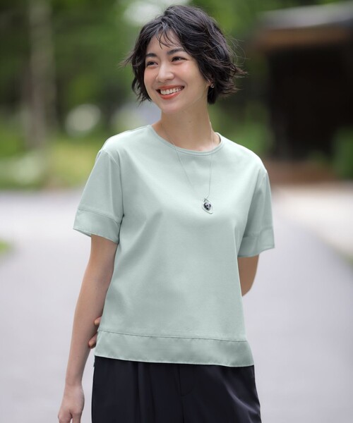 J.PRESS(ジェイプレス)の「【シーンレスに活躍】コットンスムース シアーデザイン カットソー(Tシャツ/カットソー・レディース・ライトグレー系/ライトグリーン系/サックスブルー系/ホワイト系/ネイビー系/ブラウン系・T15/T13)」の4枚目の写真
