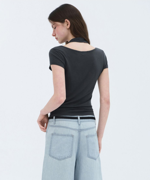 MUSINSA STANDARD WOMAN（ムシンサスタンダードウーマン）の「ウィメンズウールテンセルホルターレイヤードTシャツ[ダークグレー]（Tシャツ/カットソー・レディース・その他・SMALL/MEDIUM/LARGE/X-SMALL）」の3枚目の写真