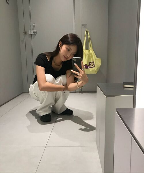 MUSINSA STANDARD WOMAN（ムシンサスタンダードウーマン）の「ウィメンズウールテンセルホルターレイヤードTシャツ[ダークグレー]（Tシャツ/カットソー・レディース・その他・SMALL/MEDIUM/LARGE/X-SMALL）」の6枚目の写真
