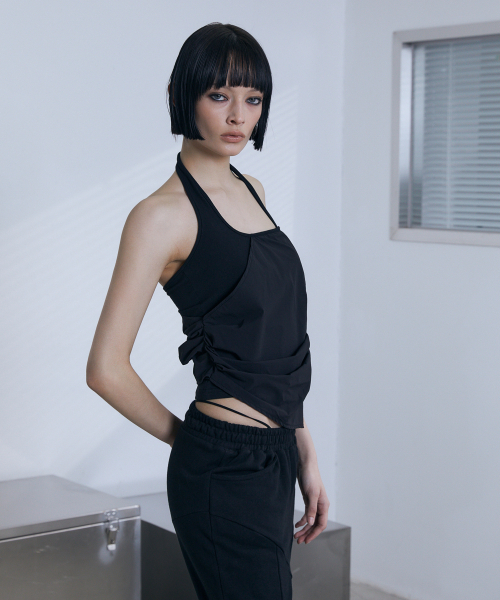 VOONT(ブント)の「Diagonal Panel Halter Sleeveless (BLACK)(Tシャツ/カットソー・レディース・ブラック・SMALL/MEDIUM)」の10枚目の写真