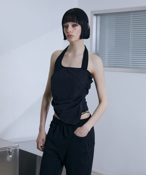 VOONT(ブント)の「Diagonal Panel Halter Sleeveless (BLACK)(Tシャツ/カットソー・レディース・ブラック・SMALL/MEDIUM)」の11枚目の写真