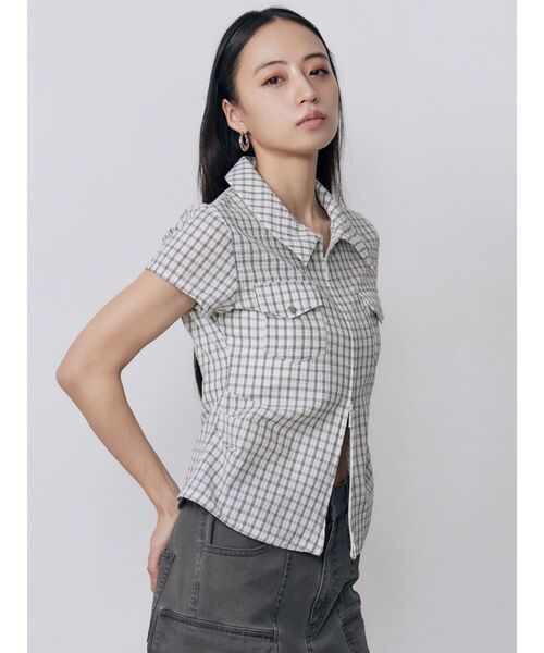 MURUA(ムルーア)の「ジップハーフスリーブシャツ 夏服(シャツ/ブラウス・レディース・ホワイト/ブラック・FREE)」の16枚目の写真
