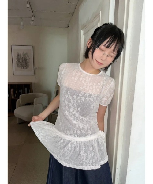 Ritzy(リッツィー)の「星柄レース 裾フリルトップス(Tシャツ/カットソー・レディース・ホワイト/ブラック・FREE)」の4枚目の写真