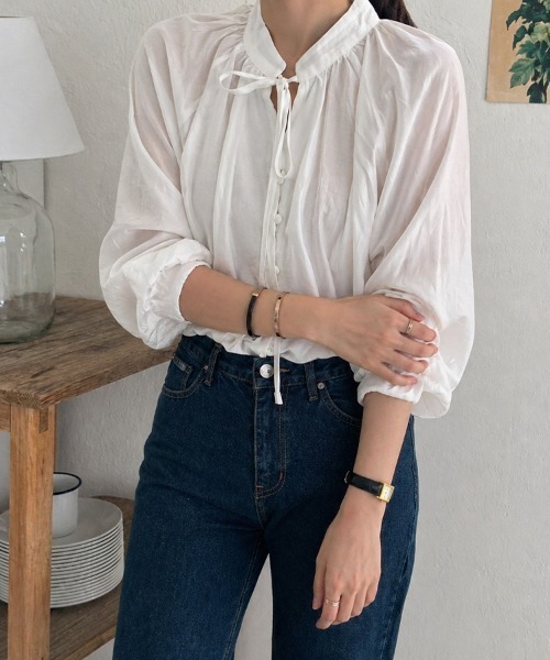 mielu(ミエル)の「パフスリーブシアーリボンブラウス(シャツ/ブラウス・レディース・ホワイト/ブルー・MEDIUM/LARGE)」の3枚目の写真