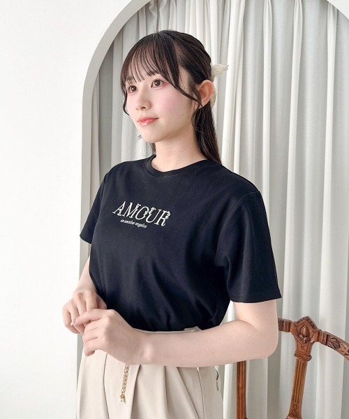 an another angelus(アンアナザーアンジェラス)の「パールロゴ刺繍T/fint フィント(Tシャツ/カットソー・レディース・オフホワイト/ブラック/ライトピンク・FREE)」の2枚目の写真