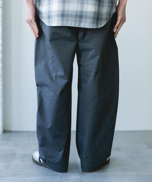 URBAN RESEARCH DOORS(アーバンリサーチドアーズ)の「セミバレルチノトラウザー(その他パンツ・メンズ・ライトグレー/チャコールグレー・MEDIUM/LARGE)」の15枚目の写真