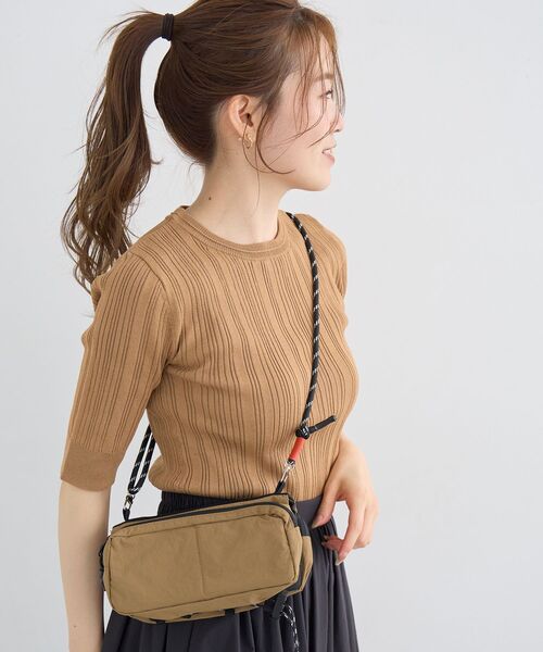 le.coeur blanc（ルクールブラン）の「《WEB限定アイテム》コードストラップボトルサコッシュ（ショルダーバッグ・レディース・キャメル/ブラック・FREE）」の18枚目の写真