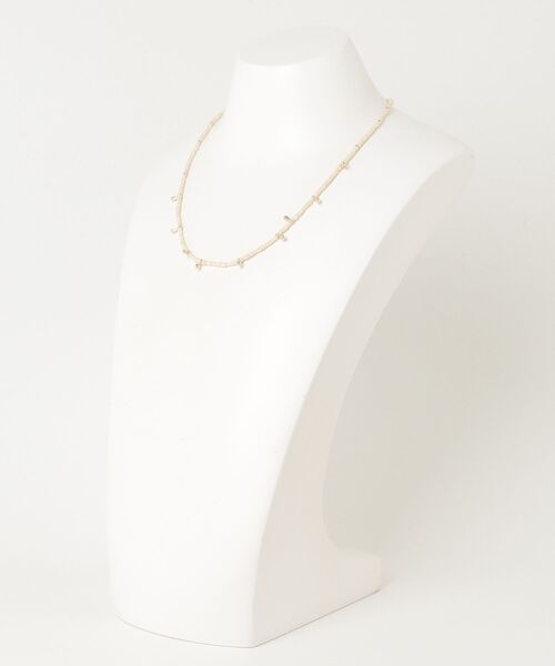 ROSE BUD（ローズバッド）の「COLOR BEADS NECKLACE（ネックレス・レディース・ブラウン/ホワイト・ONE SIZE）」の5枚目の写真
