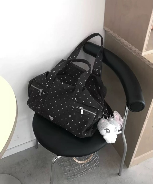 LA VORAGINE(ラ ヴォラジネ)の「水玉 キャンバス トートバッグ 大容量 ショルダーアンダー ハート チャームなし(トートバッグ・レディース・ブラック/グレー・FREE)」の12枚目の写真