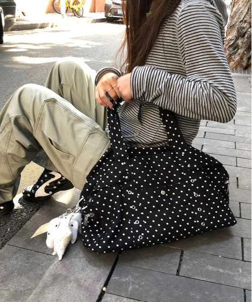 LA VORAGINE(ラ ヴォラジネ)の「水玉 キャンバス トートバッグ 大容量 ショルダーアンダー ハート チャームなし(トートバッグ・レディース・ブラック/グレー・FREE)」の8枚目の写真