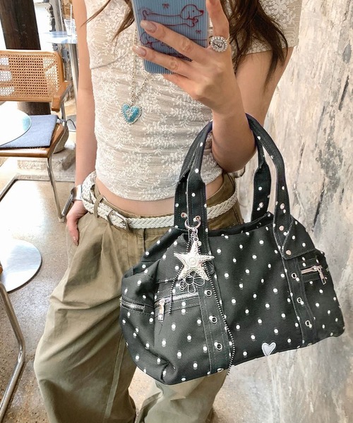 LA VORAGINE(ラ ヴォラジネ)の「水玉 キャンバス トートバッグ 大容量 ショルダーアンダー ハート チャームなし(トートバッグ・レディース・ブラック/グレー・FREE)」の17枚目の写真