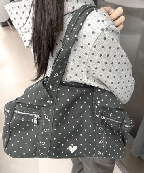 LA VORAGINE(ラ ヴォラジネ)の「水玉 キャンバス トートバッグ 大容量 ショルダーアンダー ハート チャームなし(トートバッグ・レディース・ブラック/グレー・FREE)」の18枚目の写真