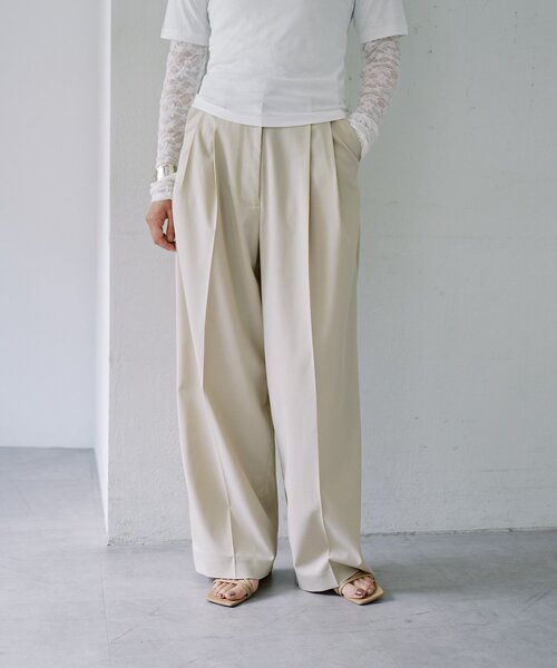SHENERY(シーナリー)の「【LUALY】アジャストメントタックパンツ(その他パンツ・レディース・グレー/アイボリー・36/38)」の2枚目の写真