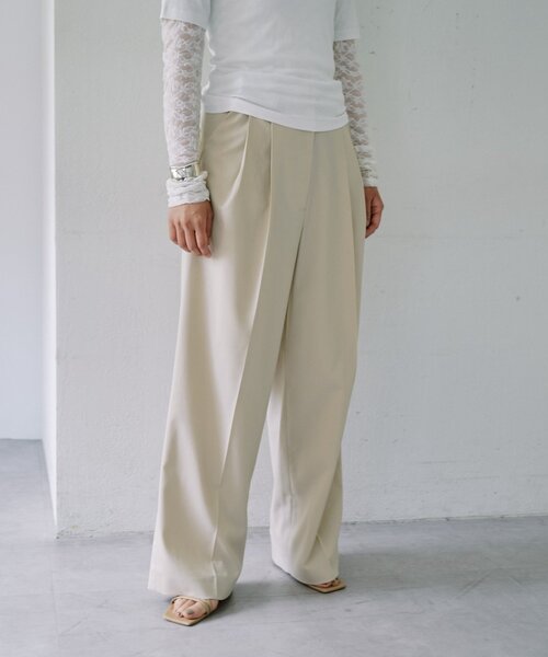 SHENERY(シーナリー)の「【LUALY】アジャストメントタックパンツ(その他パンツ・レディース・グレー/アイボリー・36/38)」の5枚目の写真