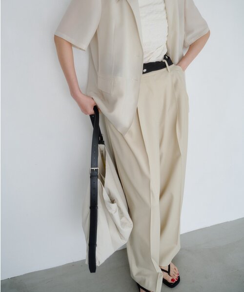 SHENERY(シーナリー)の「【LUALY】アジャストメントタックパンツ(その他パンツ・レディース・グレー/アイボリー・36/38)」の19枚目の写真