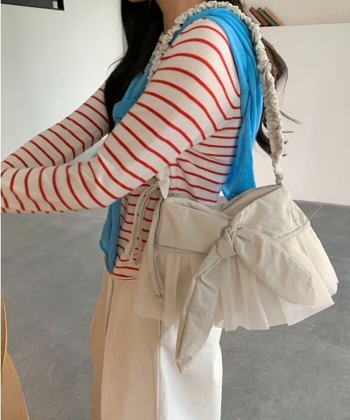 NoBelle(ノベル)の「フリルリボンギャザーバック クシュクシュ2wayバック 肩掛けバック/ショルダーバック/ハンドバック(ショルダーバッグ・レディース・ピンク/ホワイト/ブラック/イエロー・FREE)」の7枚目の写真