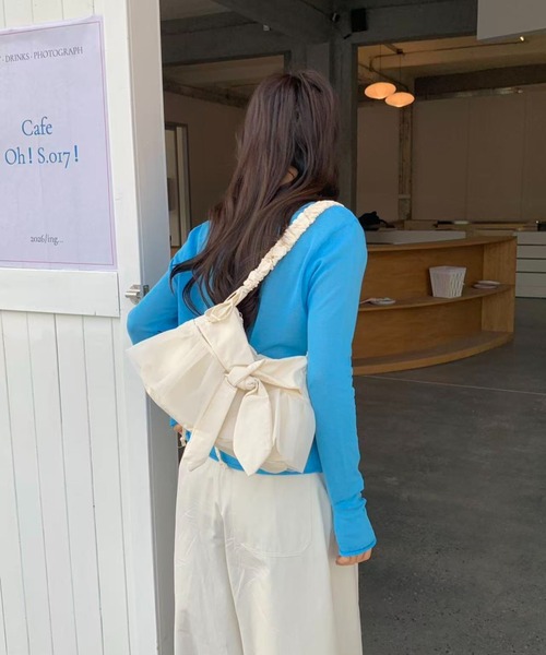 NoBelle(ノベル)の「フリルリボンギャザーバック クシュクシュ2wayバック 肩掛けバック/ショルダーバック/ハンドバック(ショルダーバッグ・レディース・ピンク/ホワイト/ブラック/イエロー・FREE)」の6枚目の写真
