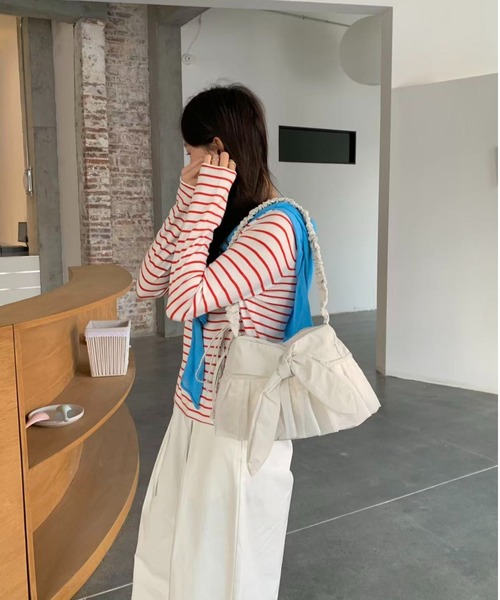 NoBelle(ノベル)の「フリルリボンギャザーバック クシュクシュ2wayバック 肩掛けバック/ショルダーバック/ハンドバック(ショルダーバッグ・レディース・ピンク/ホワイト/ブラック/イエロー・FREE)」の16枚目の写真