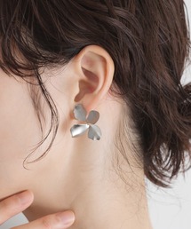 フラワーピアス