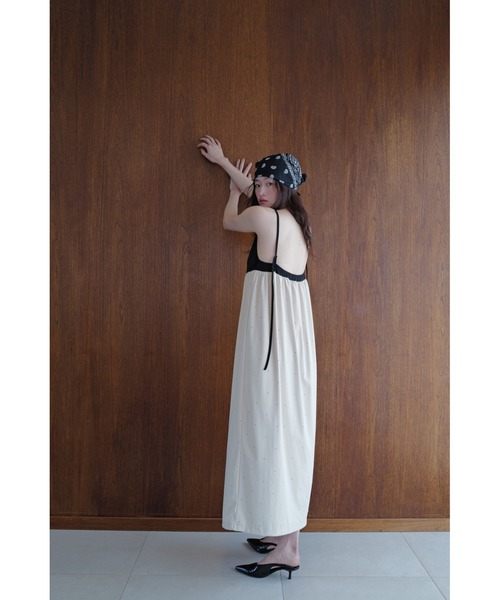 TRUNC(トランクエイティーエイト)の「Open-Back Dot Print Dress/ オープンバックドットプリントドレス(ワンピース・レディース・ブラック/ベージュ・FREE)」の4枚目の写真