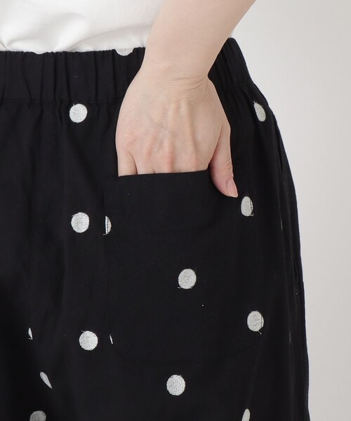 one'sterrace（ワンズテラス）の「【リンネル7月号掲載】綿麻ドット刺繍 コクーンパンツ（その他パンツ・レディース・ネイビー系5/ブラック系8/グレー系その他7・02）」の12枚目の写真