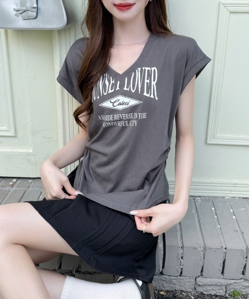 Ada.（エイダ）の「サイド ギャザー Vネック カレッジ ロゴ Tシャツ（Tシャツ/カットソー・レディース・ホワイト/グレー/ブラック・FREE）」の19枚目の写真