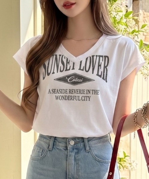Ada.（エイダ）の「サイド ギャザー Vネック カレッジ ロゴ Tシャツ（Tシャツ/カットソー・レディース・ホワイト/グレー/ブラック・FREE）」の6枚目の写真
