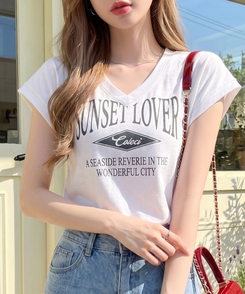 Ada.（エイダ）の「サイド ギャザー Vネック カレッジ ロゴ Tシャツ（Tシャツ/カットソー・レディース・ホワイト/グレー/ブラック・FREE）」の7枚目の写真