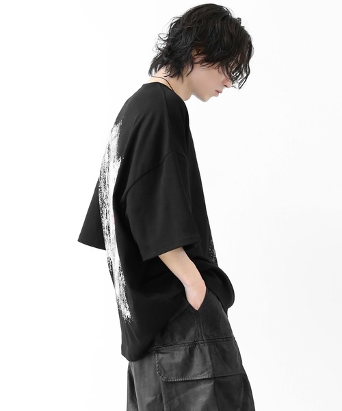 minsobi(ミンソビ)の「ハンドペイント風 ブラシタッチ スーパービッグTシャツ(ユニセックス)(Tシャツ/カットソー・メンズ・ホワイト/ブラック・FREE)」の8枚目の写真
