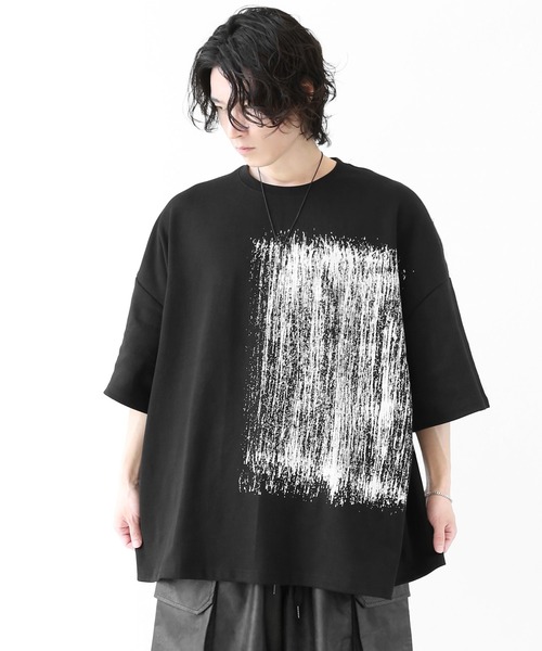 minsobi(ミンソビ)の「ハンドペイント風 ブラシタッチ スーパービッグTシャツ(ユニセックス)(Tシャツ/カットソー・メンズ・ホワイト/ブラック・FREE)」の9枚目の写真