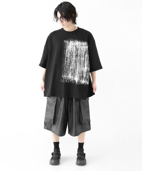 minsobi(ミンソビ)の「ハンドペイント風 ブラシタッチ スーパービッグTシャツ(ユニセックス)(Tシャツ/カットソー・メンズ・ホワイト/ブラック・FREE)」の19枚目の写真
