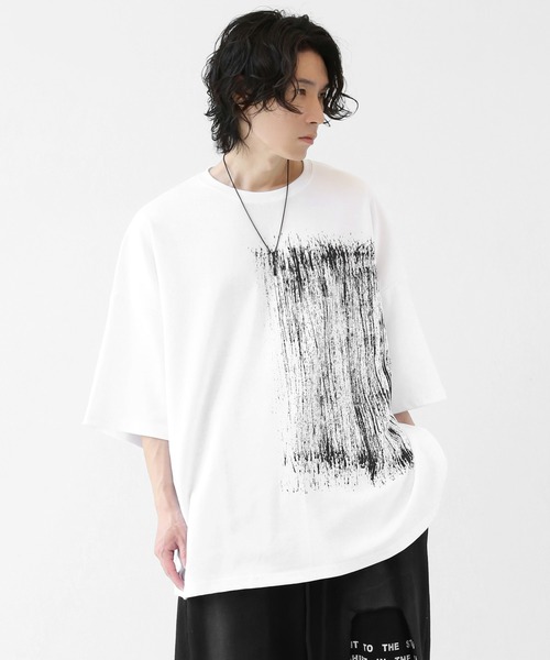 minsobi(ミンソビ)の「ハンドペイント風 ブラシタッチ スーパービッグTシャツ(ユニセックス)(Tシャツ/カットソー・メンズ・ホワイト/ブラック・FREE)」の7枚目の写真