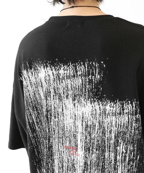 minsobi(ミンソビ)の「ハンドペイント風 ブラシタッチ スーパービッグTシャツ(ユニセックス)(Tシャツ/カットソー・メンズ・ホワイト/ブラック・FREE)」の11枚目の写真