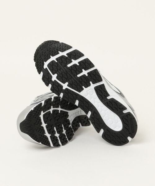 NEW BALANCE(ニューバランス)の「【new balance】U4086LR(スニーカー・メンズ・シルバー・26.5cm/26.0cm/25.5cm/27.5cm/27.0cm/29.0cm/28.0cm)」の2枚目の写真