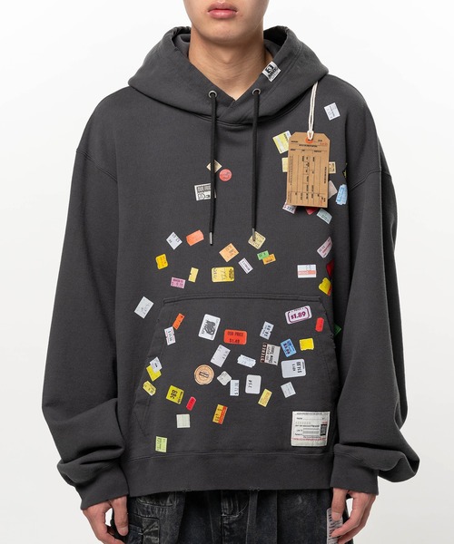 Maison MIHARA YASUHIRO(メゾンミハラヤスヒロ)の「Price Tag Sticker Printed Hoodie(パーカー・メンズ・ブラック・44)」の5枚目の写真