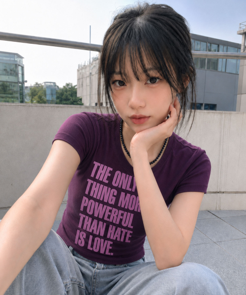 DAMISH(ダミシュ)の「シルケットコットンレタリングスリムTシャツ_パープル(Tシャツ/カットソー・レディース・パープル・OS)」の9枚目の写真