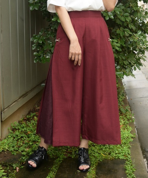 axes femme(アクシーズファム)の「接触冷感レース切替ワイドパンツ(その他パンツ・レディース・グレー/ブラック/レッド・FREE)」の1枚目の写真