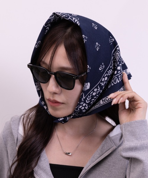 THE NORTH FACE(ザノースフェイス)の「THE NORTH FACE(ザ・ノースフェイス)/BANDANA_PAISLEY_80'S/PINE CONE(バンダナ/スカーフ・レディース・ネイビー/ライトブルー/ライトグリーン/カーキ/グリーン/ピンク/ダークブラウン・FREE)」の6枚目の写真