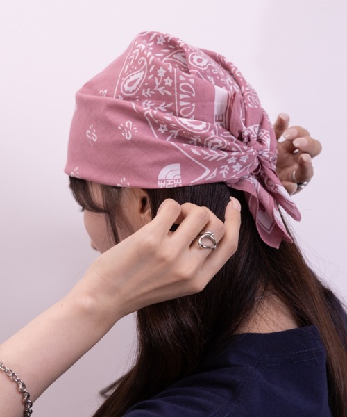 THE NORTH FACE(ザノースフェイス)の「THE NORTH FACE(ザ・ノースフェイス)/BANDANA_PAISLEY_80'S/PINE CONE(バンダナ/スカーフ・レディース・ネイビー/ライトブルー/ライトグリーン/カーキ/グリーン/ピンク/ダークブラウン・FREE)」の15枚目の写真