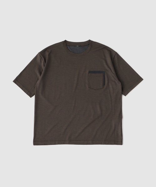 EDIFICE（エディフィス）の「レザー パッチ ウール Tシャツ（Tシャツ/カットソー・メンズ・ブラック/ベージュ/ブラウン・LARGE/MEDIUM）」の2枚目の写真